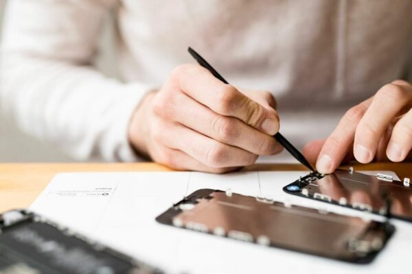 iFixit Werkzeug-Set perfekt zum Öffnen und Reparieren von Elektronikgeräten